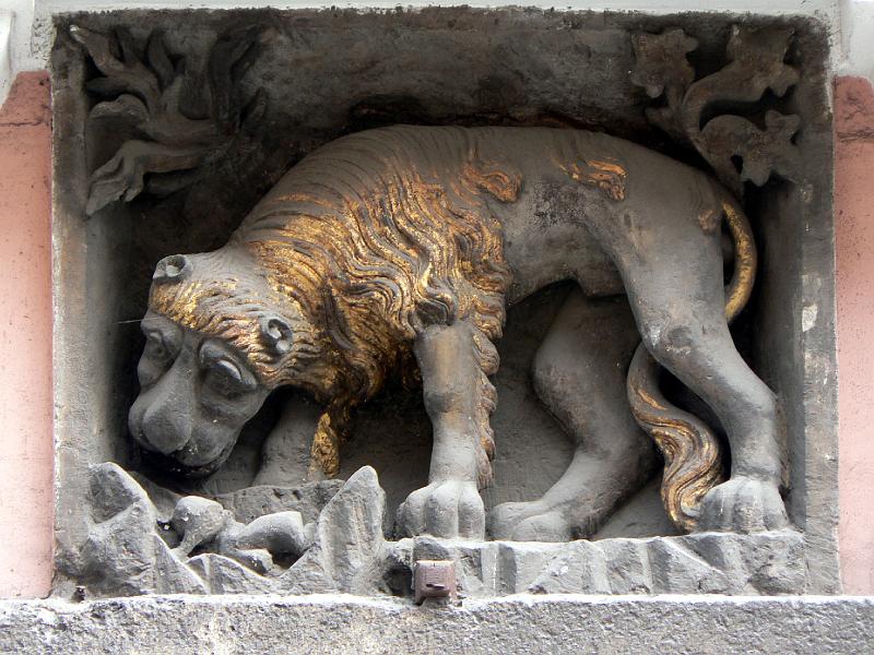 0019_Relief im Bürgerhaus an der Grodzastraße.jpg